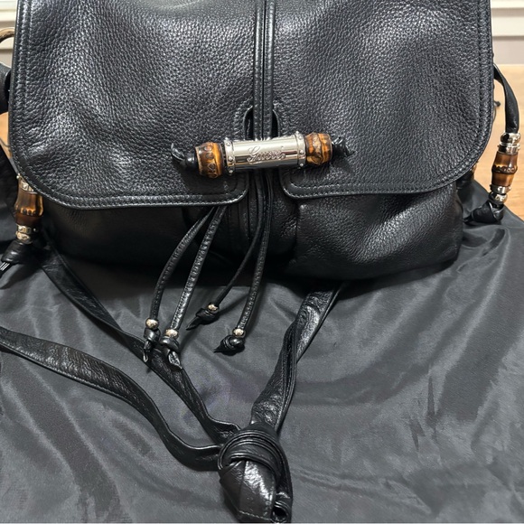 Gucci Black Leather Shoulder Bag - Picture 2 of 2